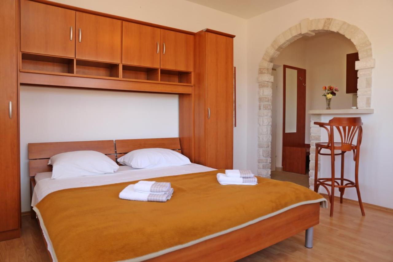 Pansion Marinka-Bire Rooms Lumbarda Buitenkant foto