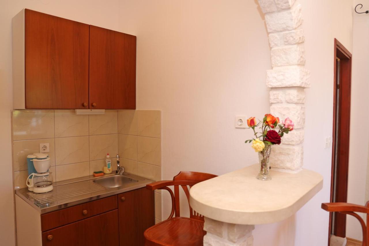 Pansion Marinka-Bire Rooms Lumbarda Buitenkant foto